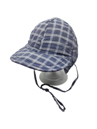 Czapka dziecięca wiosenna Doll z troczkami i daszkiem 
